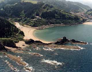 Playa de Santurraran